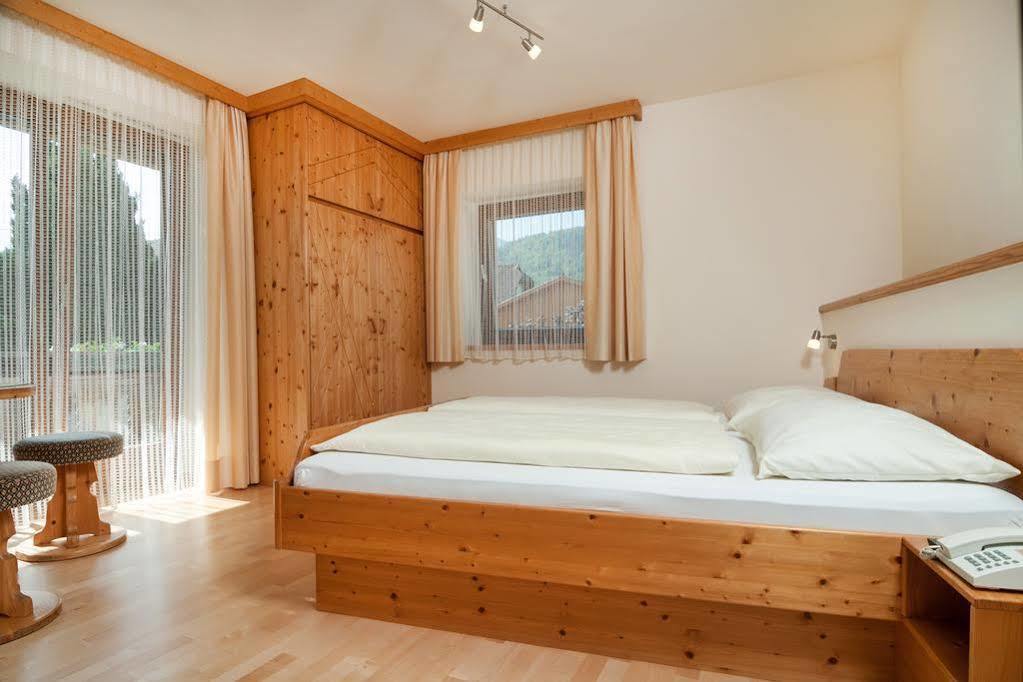 Hubertushof Hotel Latschach ober dem Faakersee Eksteriør billede
